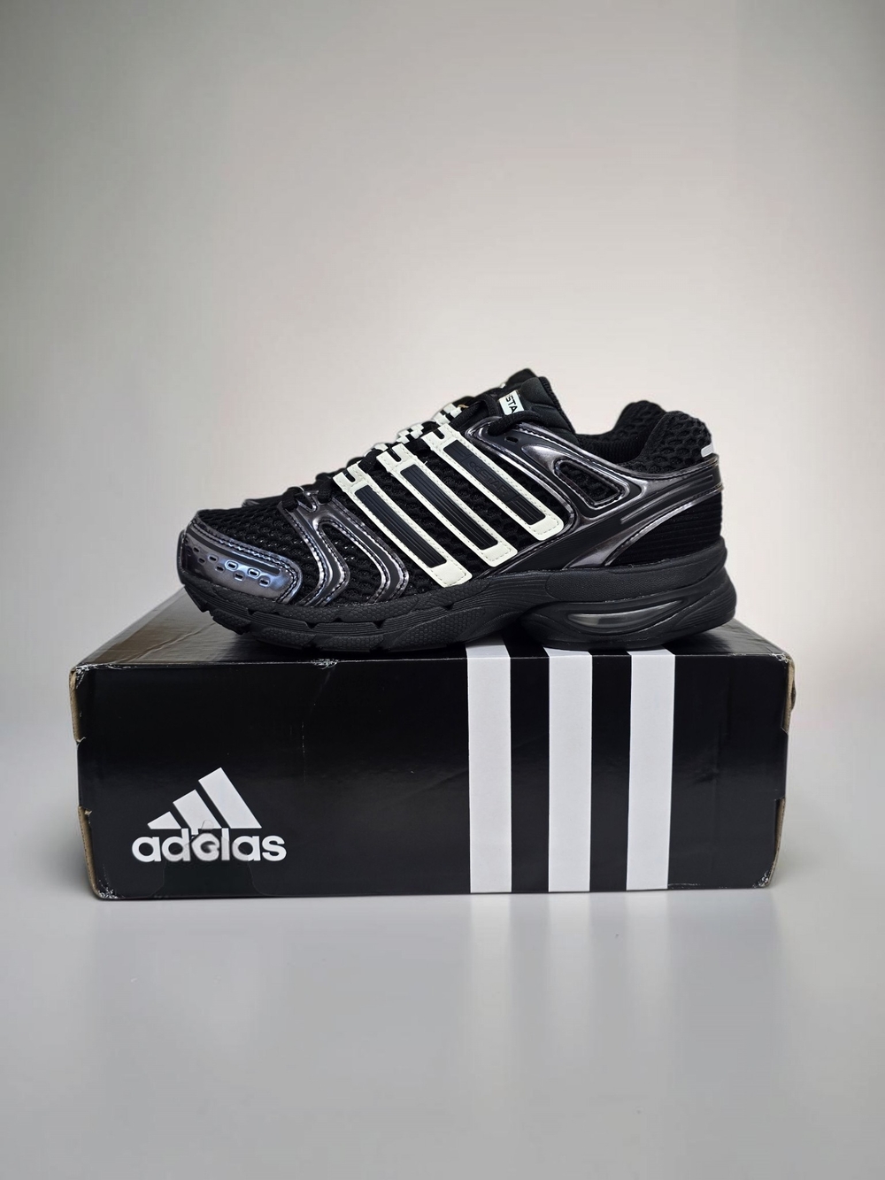 adidas Adistar Control 5 Sneakers - Women's Size 8 (NWT)